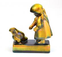 Zsolnay eozin mázas kislány tyúkkal, jelzett, kopásnyomokkal, javított, 8,5×11 cm