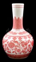 Rózsaszín virágmintás porcelán váza, levonóképes, jelzett, kis kopásnyomokkal, m: 21 cm