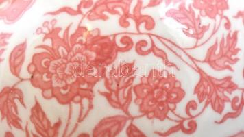 Rózsaszín virágmintás porcelán váza, levonóképes, jelzett, kis kopásnyomokkal, m: 21 cm