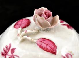 Herendi Nanking Bouquet mintás bonbonnier. Kézzel festett, jelzett, kis lepattanással a rózsán 9x9 c...