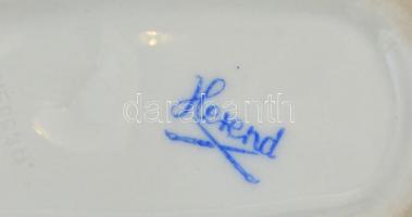 Herendi virág mintás tálka, kézzel festett, jelzett (tanuló), apró kopásnyommal, 14,5x8,5 cm