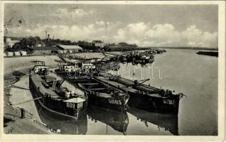1931 Komárom, Komárnó; Kikötő, uszályok / port, barges