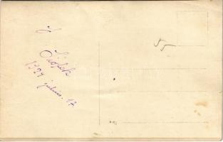 1924 Siófok, strand, fürdőzők csoportképe a kabinoknál. photo (kis szakadás / small tear)