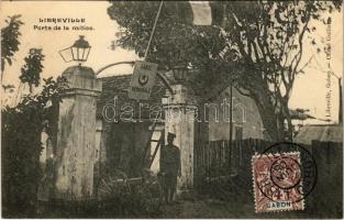 Libreville, Porte de la milice, Garde Regionale / Militia gate, cannons