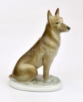Zsolnay porcelán kutyafigura, kézzel festett, jelzett, apró kopásnyomokkal, 12x8,5 cm