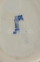 Zsolnay porcelán tacskó figura, kézzel festett, jelzett, egészen apró kopásnyommal, 6x5 cm