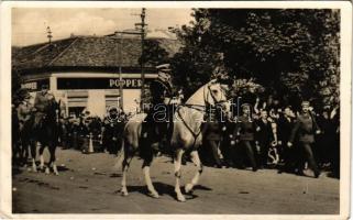 1940 Nagyvárad, Oradea; bevonulás, Horthy Miklós, Popper üzlete / entry of the Hungarian troops, Regent Horthy, shop of Popper (EK)