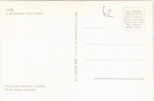 Győr, a tűzoltószertár udvari részlete, tűzoltóautók. Glück József fényképész felvétele