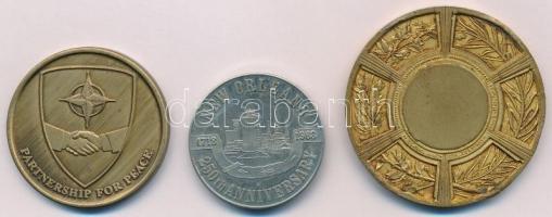 Vegyes 3db-os emlékérem tétel, benne DN "NATO - North Atlantic Treaty Organization / Partnershi...