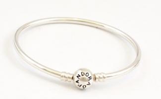 Ezüst(Ag) karperec, Pandora jelzéssel, d: 5,5 cm, nettó: 8,8 g