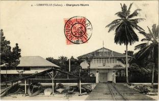 Libreville, Chargeurs Réunis / coast, boats