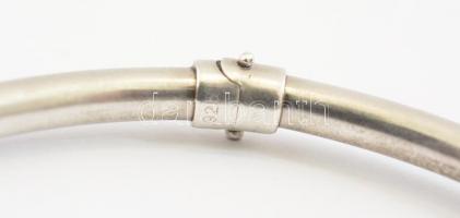 Ezüst(Ag) karperec, apró kövekkel, jelzett, 5,5×5 cm, nettó: