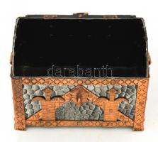 Kincses ládika. Réz és fém. 15x11x11 cm