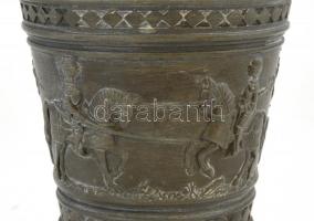 Régi fém kupa lovagi jelenettel 15 cm