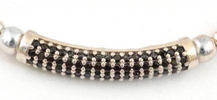 Ezüst(Ag) gyöngyös karkötő, fekete kövekkel, jelzés nélkül, állítható méret, bruttó: 4,94 g