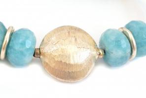 Ezüst(Ag) karkötő, ásvány gyöngyökkel, jelzés nélkül, h: 17 cm, bruttó: 26,31 g