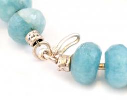 Ezüst(Ag) karkötő, ásvány gyöngyökkel, jelzés nélkül, h: 17 cm, bruttó: 26,31 g