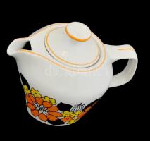 Hollóházi virágmintás porcelán kiöntő tetővel, jelzett, matricás, apró kopásokkal m: 11,5 cm