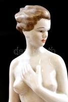 Hollóházi térdelő akt, kézzel festett, jelzett, hibátlan, m: 31 cm