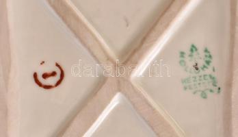 Hollóházi térdelő akt, kézzel festett, jelzett, hibátlan, m: 31 cm