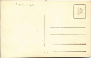 Hugai Ferenc gyöngyösi (?) eszperantó nyelviskolája zászlóval, csoportkép. photo