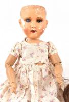 Armand Marseille kerámia baba, megviselt állapotban, kopott, sérült, a haja levált, h: 46 cm