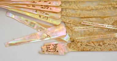 cca XX. sz. eleje régi divatos gyöngyház legyező, eredeti kopott tokjában, sérült, restaurálásra szo...