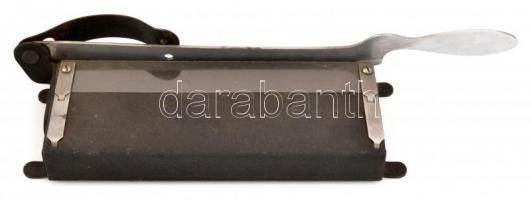 Fotóvágó, kis rozsdafoltokkal, 27×7 cm