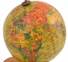 cca 1960 Német gyártmányú földgömb. 16 cm