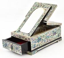 Koreai fa gyöngyházfényű ékszerdobozka, virágos motívummal, felállítható tükörrel, szép állapotban 1...