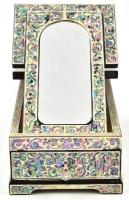 Koreai fa gyöngyházfényű ékszerdobozka, virágos motívummal, felállítható tükörrel, szép állapotban 1...