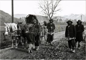 2016 Bisztra-völgy, Bistra Tal (Bánság, Banat); vándorcigányok / Wanderzigeuner / gypsy folklore. Foto Leo Haas 1935 - modern