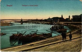 Szeged, Tisza part a közúti híddal, csónakok (EK)