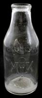 cca 1942 Országos Magyar Tejszövetkezeti Központ üvege, adóbélyeggel a nyakán, kopott, karcos, 1 l., m: 23 cm