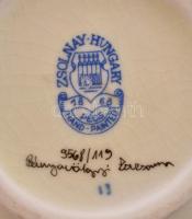 Zsolnay virág mintás váza. Kézzel festett, jelzett (Bányavölgyi Zsuzsanna), mázrepedéses, hibátlan 2...