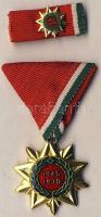 1970. "Felszabadulási Jubileumi Emlékérem" katonai kitüntetés, miniatűrrel T:2 Eredeti díszdobozban!