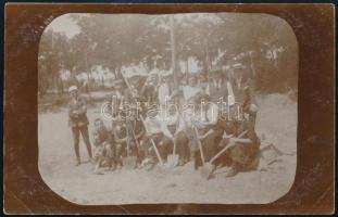 1912 Balatonaliga teniszpálya építése feliratozott fotólap
