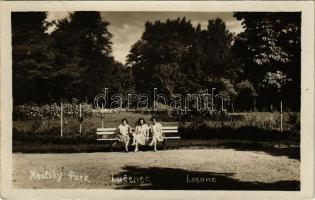 1926 Losonc, Lucenec; Mestsky park / park, hölgyek egy padon / ladies in the park. photo