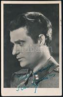 Sárdy János (1907-1969) magyar operaénekes (tenor) aláírása az őt ábrázoló fotólapon, egyenruhában, 1944 körül
