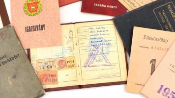 10 db vegyes igazolvány