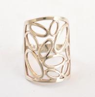 Ezüst(Ag) áttört ovális mintás gyűrű, jelzett, méret: 52, nettó: 3,02 g