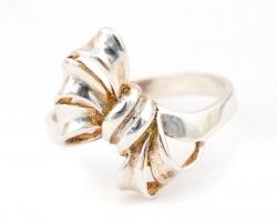 Ezüst(Ag) áttört, masnis gyűrű, jelzett, méret: 52, nettó: 2,13 g