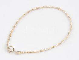 Ezüst(Ag) csavart, gyöngymintás karkötő, jelzett, h: 18 cm, nettó: 1,93 g