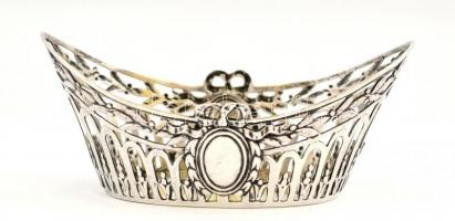 Ezüst(Ag) áttört peremű tálka, jelzett, 4,5x9,5x5,7 cm, nettó: 35,6 g