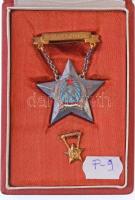 1951. Sztahanovista zománcozott fém kitüntetés eredeti tokban T:2
