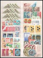 Magyar levélzárók berakólapon + hozzá kevés okmánybélyeg és ragjegyek kis pergamen zacskóban