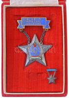 ~1950. Kiváló Műszaki Dolgozó zománcozott kitüntetés, Rákosi-címerrel, eredeti tokban T:1- ~1950. Hungary Excellent Technical Worker enamelled decoration with 1949. coat of arms, in original case C:AU