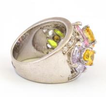 Ezüst(Ag) gyűrű, színes kövekkel berakva, egy kő hiányzik, jelzett, méret: 54 bruttó: 12,61 g