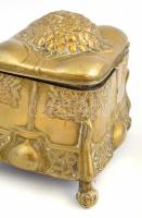 Szecessziós Szandrik ládika. Réz, jelzett, kulcs nélkül. 13x10x12 cm