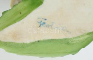 Herendi Tertia rózsa. Kézzel festett, jelzett, kis lepattanással 8x5,5 cm